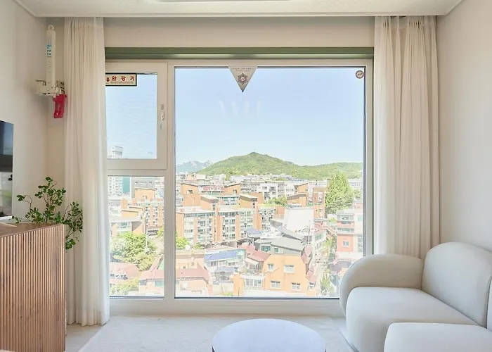 홍대입구역 *